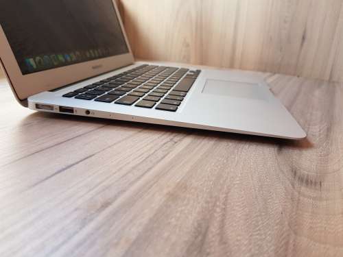 Macbook Air (13inch, 2015 ) + Free Laptop Bag