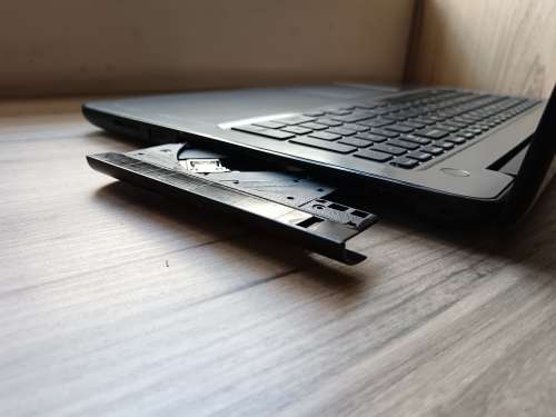 Dell Inspiron 5567 Intel Core i7 + Free Laptop Bag