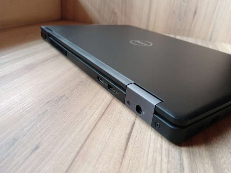 Dell Latitude 5580 Intel Core I5 Quad Core + Free Laptop Bag