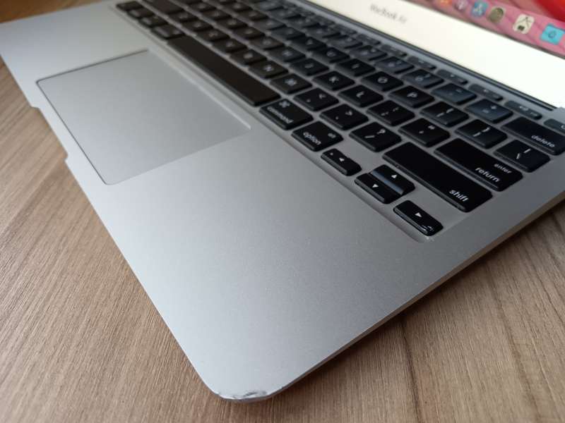 MacBook Air (11-inch, 2014) + Free Laptop Bag