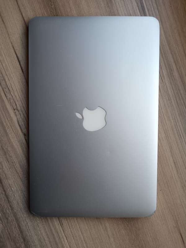 MacBook Air (11-inch, 2014) + Free Laptop Bag