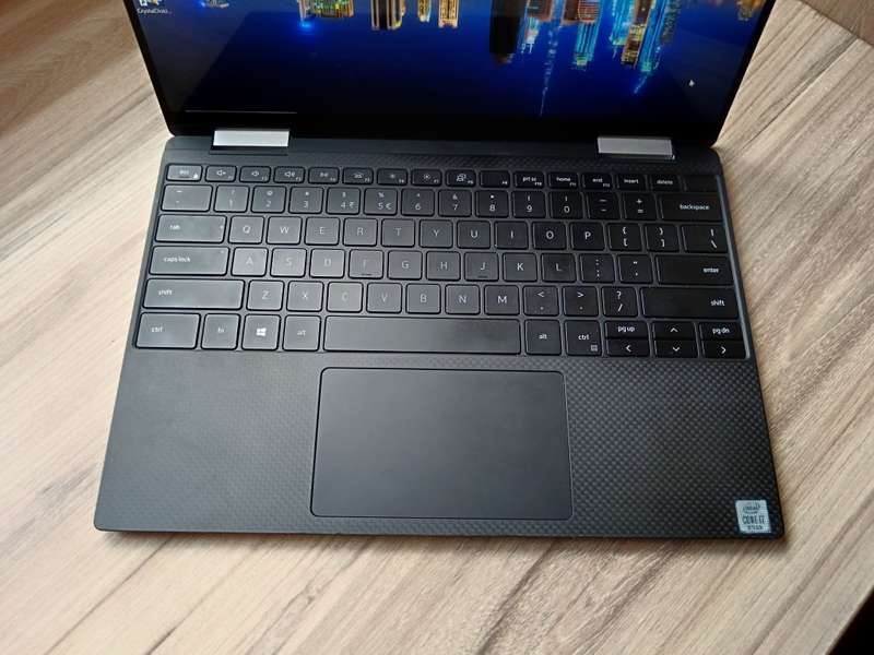 Dell XPS 13 7390 2-in-1 10th Gen Intel Core i7 + Free Laptop Bag