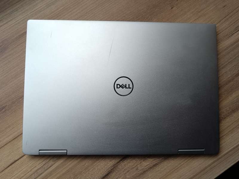 Dell XPS 13 7390 2-in-1 10th Gen Intel Core i7 + Free Laptop Bag
