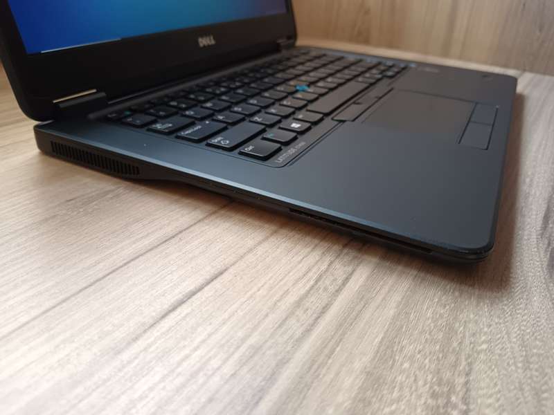 Dell latitude E7450 Ultrabook i7 + Free Laptop Bag