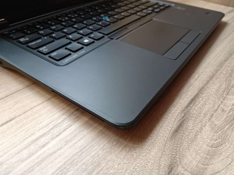 Dell latitude E7450 Ultrabook i7 + Free Laptop Bag