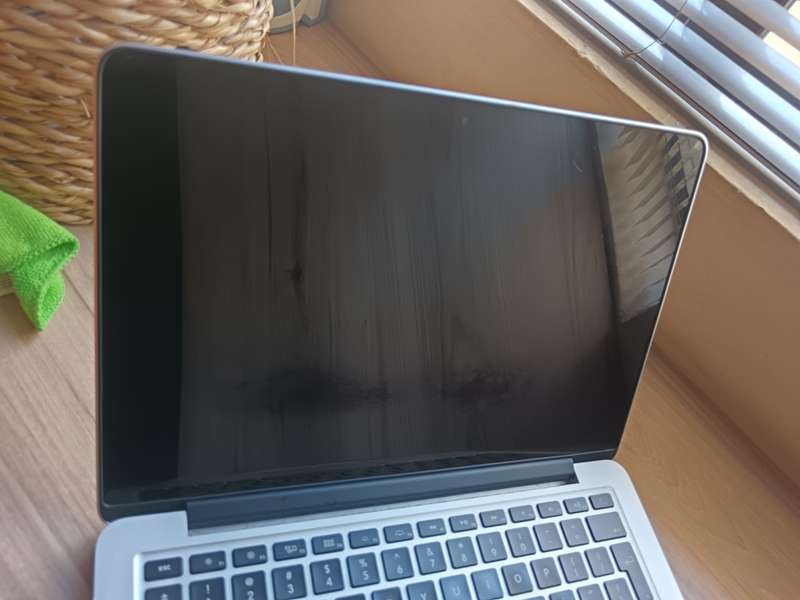Macbook Pro (Retina 2015 13inch) + Free Laptop Bag
