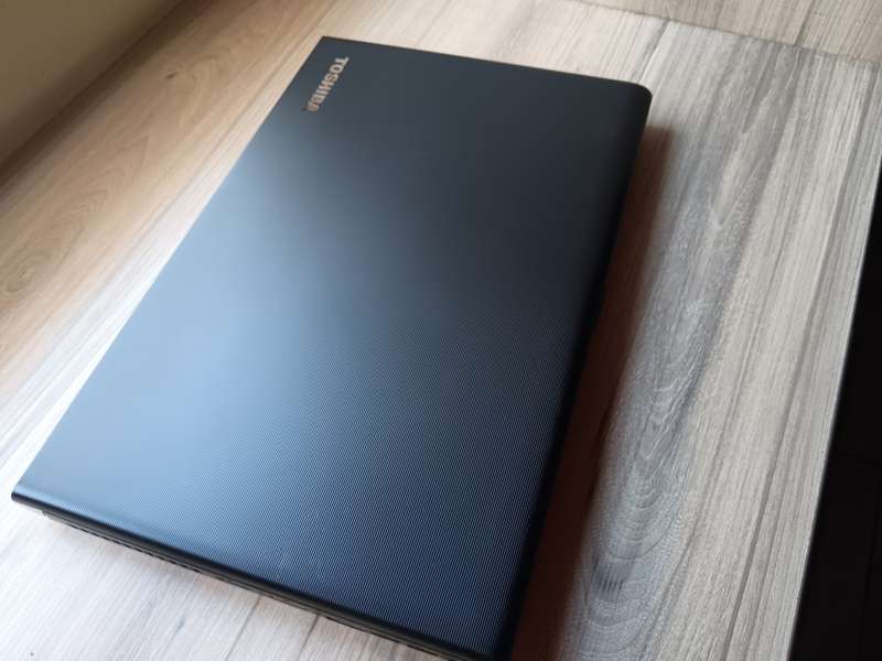 Toshiba Tecra W50 Intel Core I7 + Free Laptop Bag & Wireless Mouse