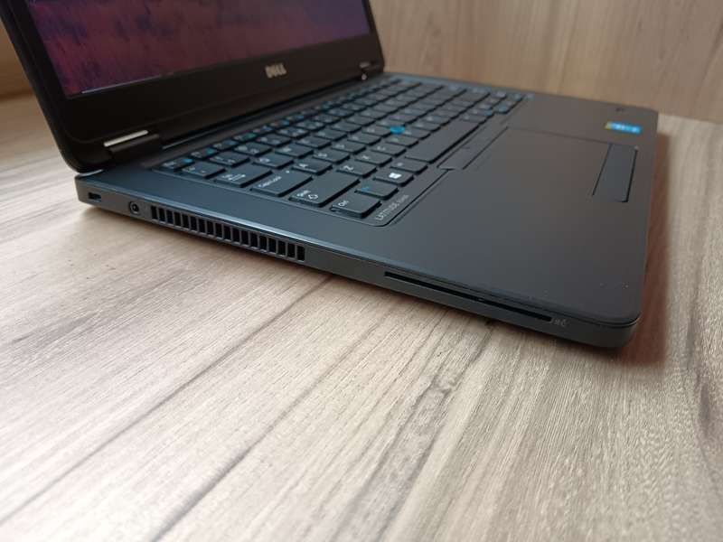 Dell latitude E5450 Intel Core i3 + Free Laptop Bag