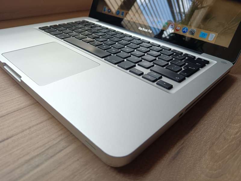 I5 Macbook Pro 13inch Mid 2012 + Free Laptop Bag