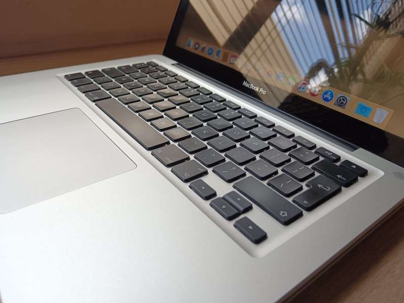 I5 Macbook Pro 13inch Mid 2012 + Free Laptop Bag