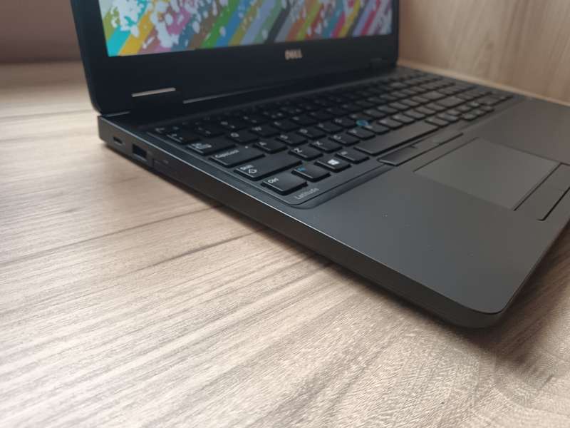 Dell Latitude 5580 Intel Core i5 + Free Laptop Bag