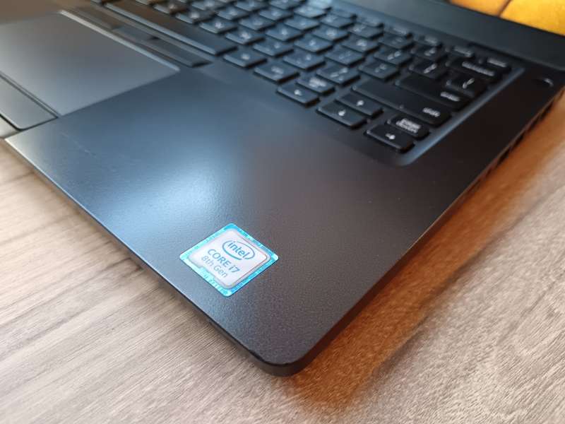 Dell Latitude 5400 Intel Core i7 + Free Laptop Bag