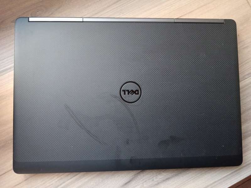 DELL PRECISION 7710 - I7 6920HQ - 64GB DDR4 - 512GB M.2 SSD - 8GB NVIDIA QUADRO