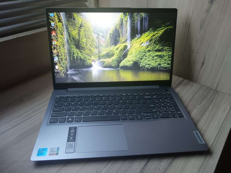 Lenovo IdeaPad 3 Intel Core i5 11th Gen + Free Laptop Bag