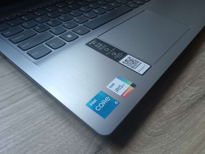 Lenovo IdeaPad 3 Intel Core i5 11th Gen + Free Laptop Bag