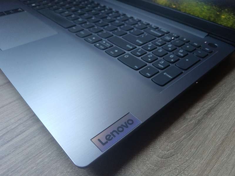Lenovo IdeaPad 3 Intel Core i5 11th Gen + Free Laptop Bag