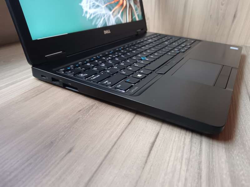 Dell Latitude 5580 Intel Core i7 + Free Laptop Bag