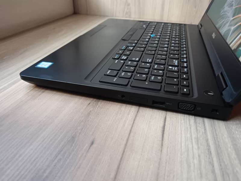 Dell Latitude 5580 Intel Core i7 + Free Laptop Bag