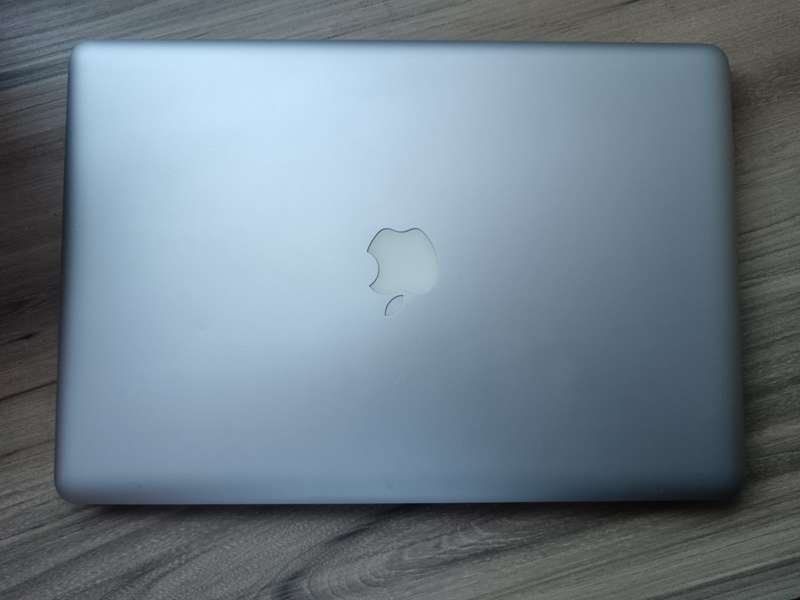 Macbook Pro 15inch Intel Core I7 + Free Laptop Bag