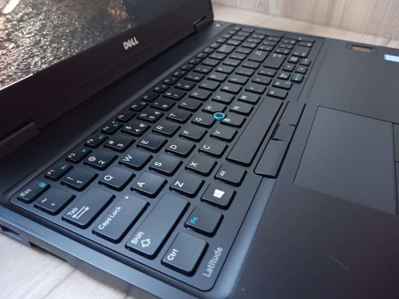 Dell Latitude 5580 Intel Core i7 + Free Laptop Bag