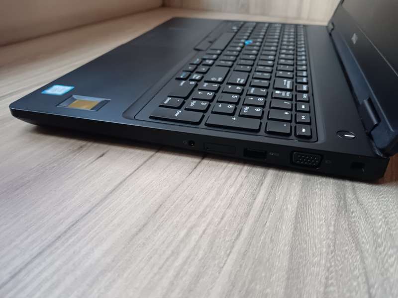 Dell Latitude 5580 Intel Core i7 + Free Laptop Bag