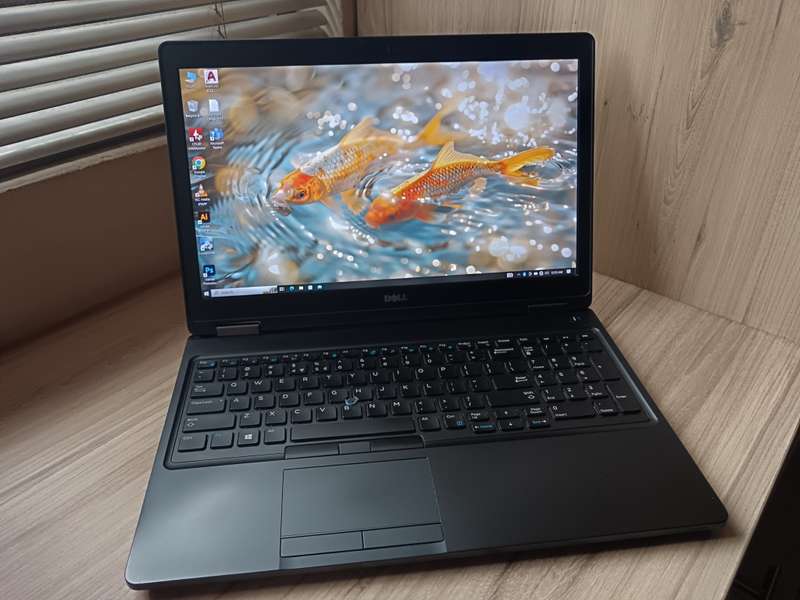 Dell Latitude 5580 Intel Core i7 + Free Laptop Bag