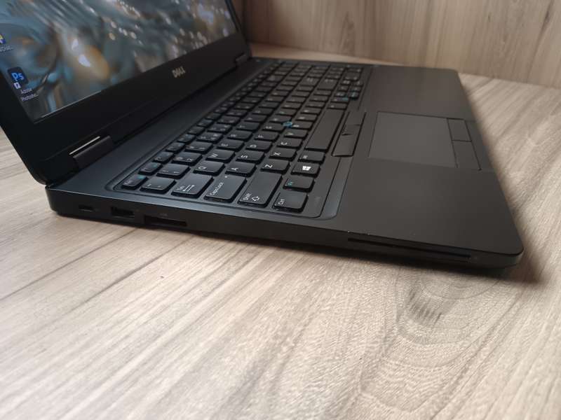 Dell Latitude 5580 Intel Core i7 + Free Laptop Bag