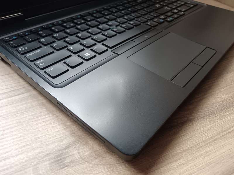 Dell Latitude 5580 Intel Core i7 + Free Laptop Bag