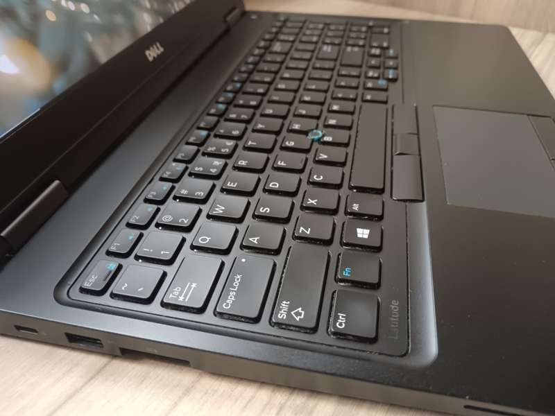 Dell Latitude 5580 Intel Core i7 + Free Laptop Bag
