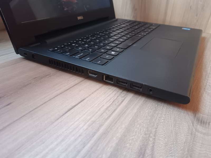 Dell Inspiron 3543 Intel Core I5 + Free Laptop Bag