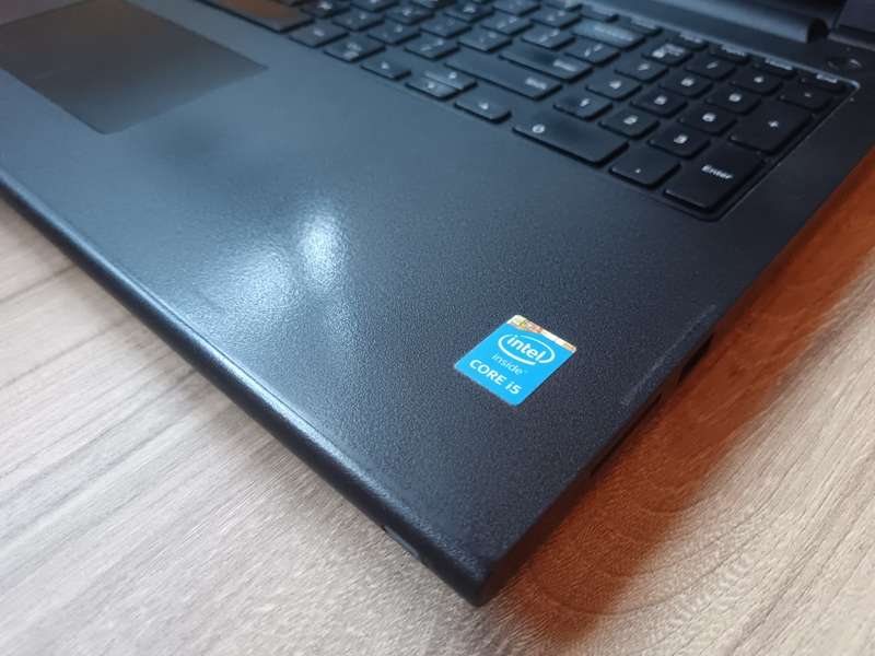 Dell Inspiron 3543 Intel Core I5 + Free Laptop Bag