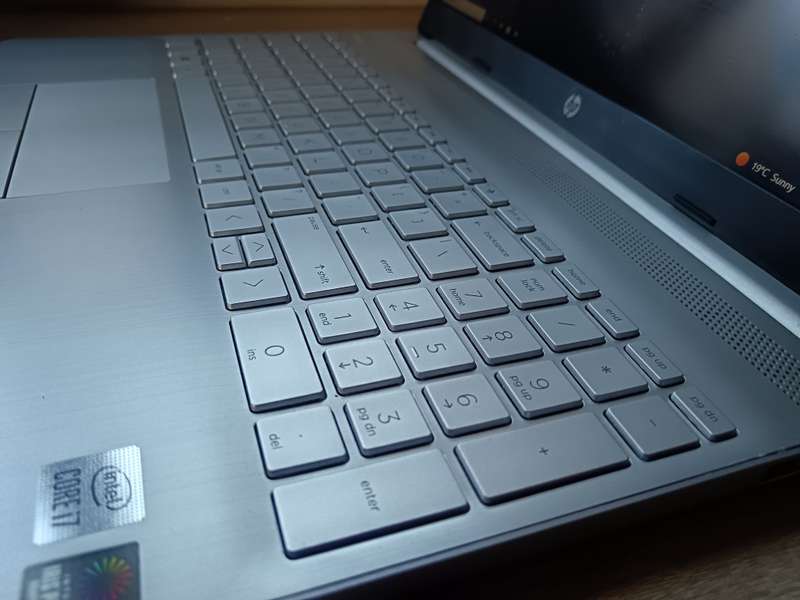 Hp Laptop 15 dw2xxx Intel Core i7 10th Gen + Free Laptop Bag
