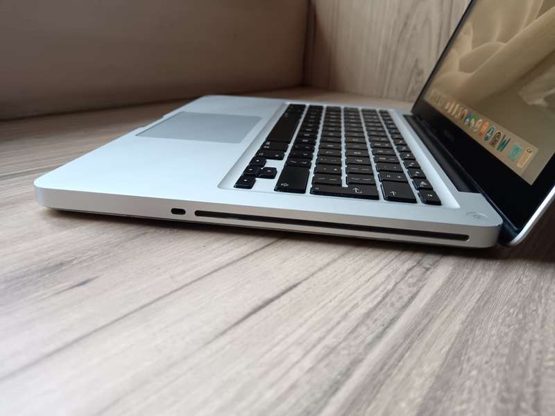 I5 Macbook Pro 13inch Mid 2012+ Free Laptop Bag