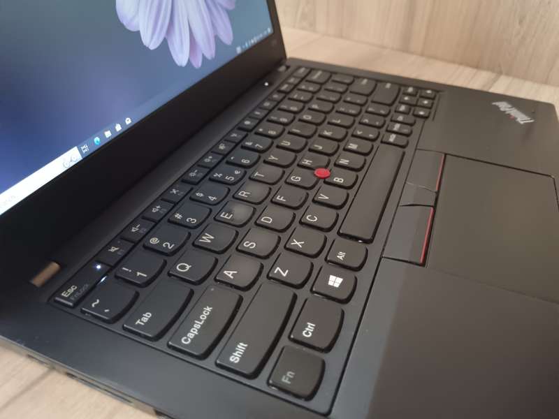 Lenovo ThinkPad X280 Intel Core i5 + Free Laptop Bag