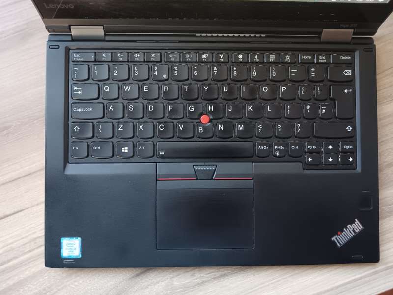 Lenovo ThinkPad Yoga 370 (Touchscreen)  Intel Core i5 7th Gen