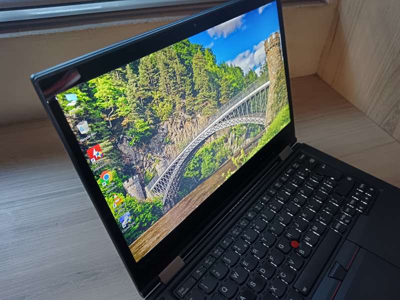 Lenovo ThinkPad Yoga 370 (Touchscreen)  Intel Core i5 7th Gen