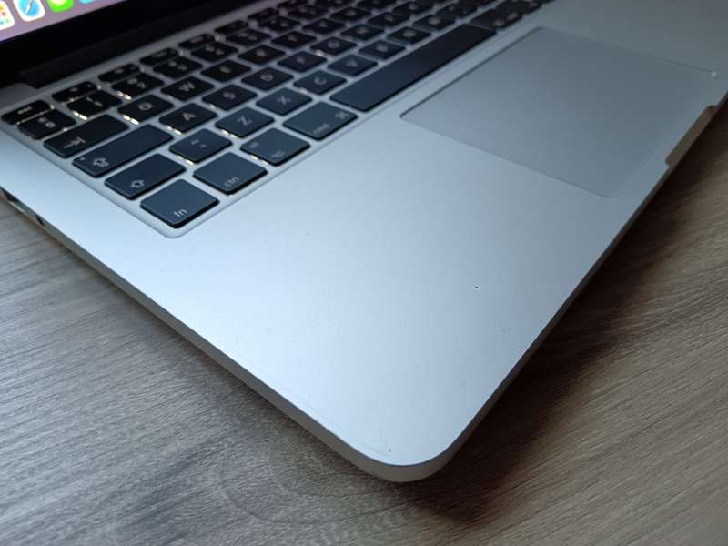 Macbook Pro (Retina 2015, 13inch) 1TB SSD + Free Laptop Bag