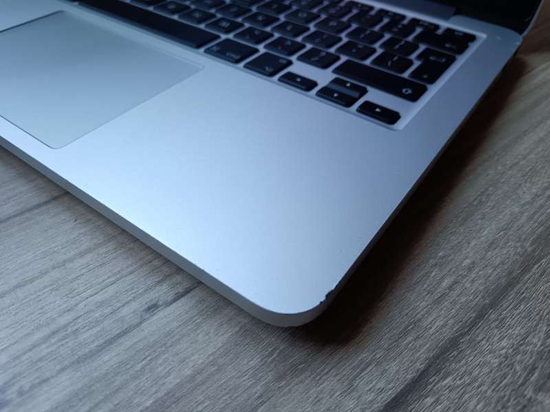 Macbook Pro (Retina 2015, 13inch) 1TB SSD + Free Laptop Bag