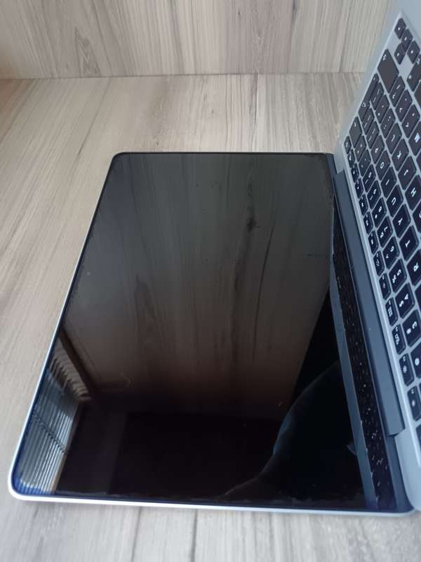 Macbook Pro (Retina 2015, 13inch) 1TB SSD + Free Laptop Bag