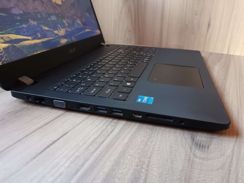 Acer TravelMate P215-53 11th Gen Intel Core i5
