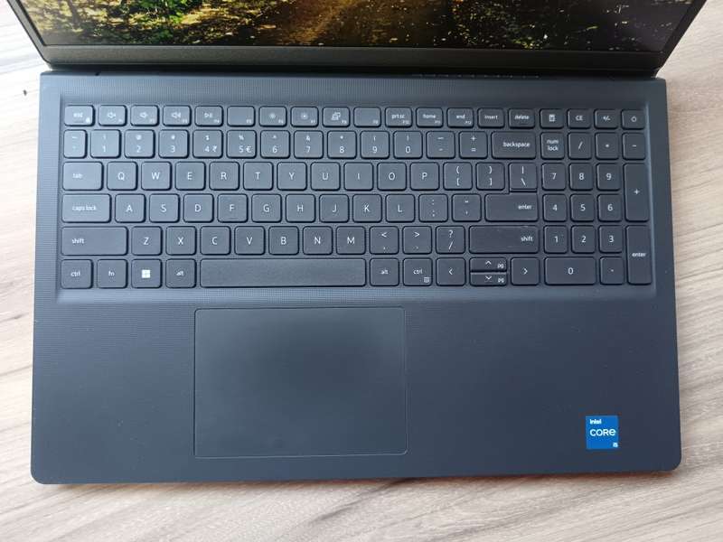 Dell Vostro 15 3510 Intel Core I5 11th Gen + Free Laptop Bag