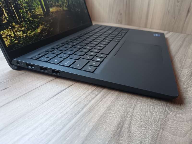 Dell Vostro 15 3510 Intel Core I5 11th Gen + Free Laptop Bag