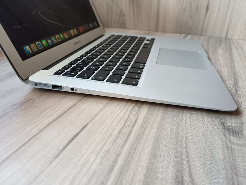 MacBook Air (13-inch, Early 2015)