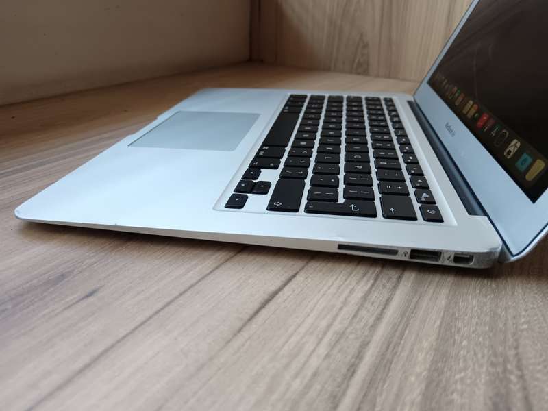 MacBook Air (13-inch, Early 2015)