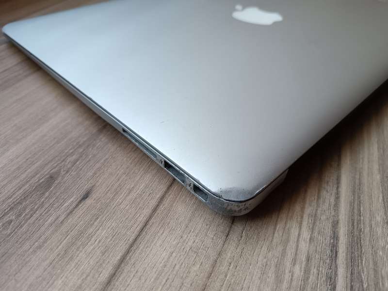 MacBook Air (13-inch, Early 2015)