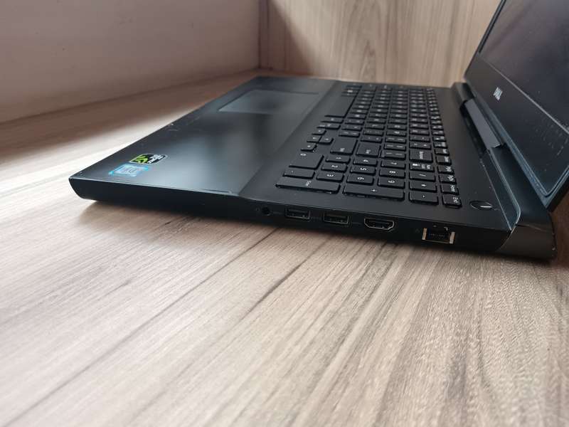 Dell Inspiron 7566 Intel Core I7 Gaming Laptop + Free Laptop Bag