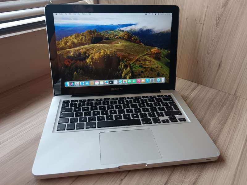 I5 Macbook Pro 13inch Mid 2012 + Free Laptop Bag
