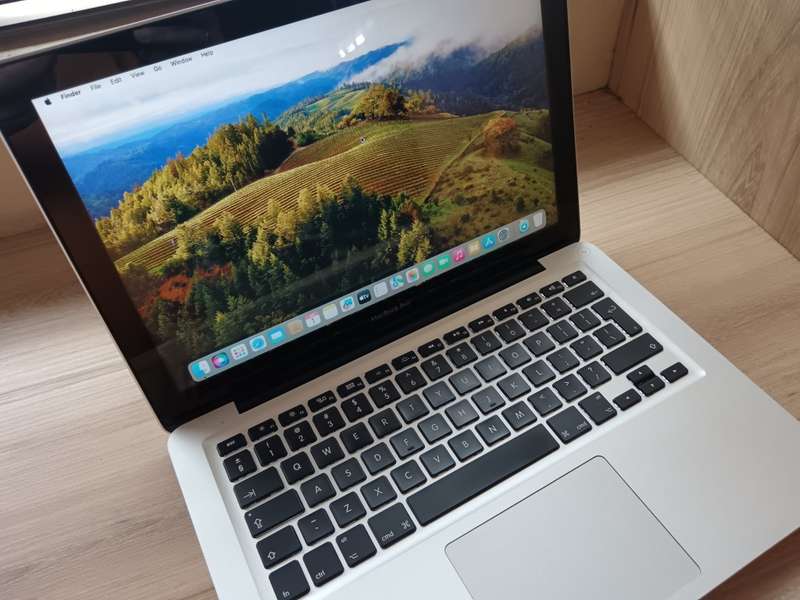 I5 Macbook Pro 13inch Mid 2012 + Free Laptop Bag
