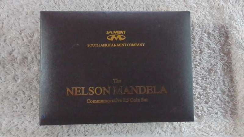 2 X NELSON MANDELA COMMEMORATIVE R5 COIN SET
