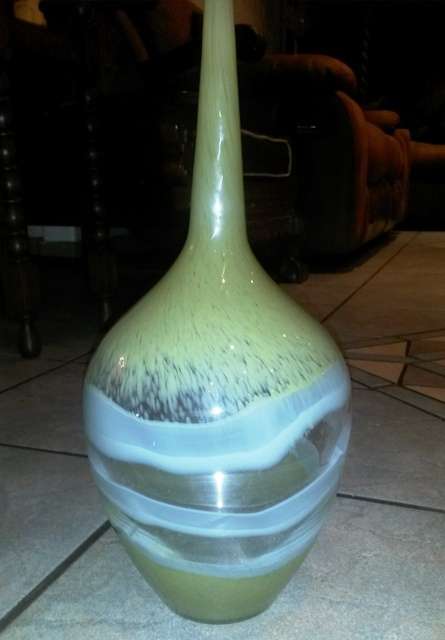 stunning vintage studio glass vase - pontil mark